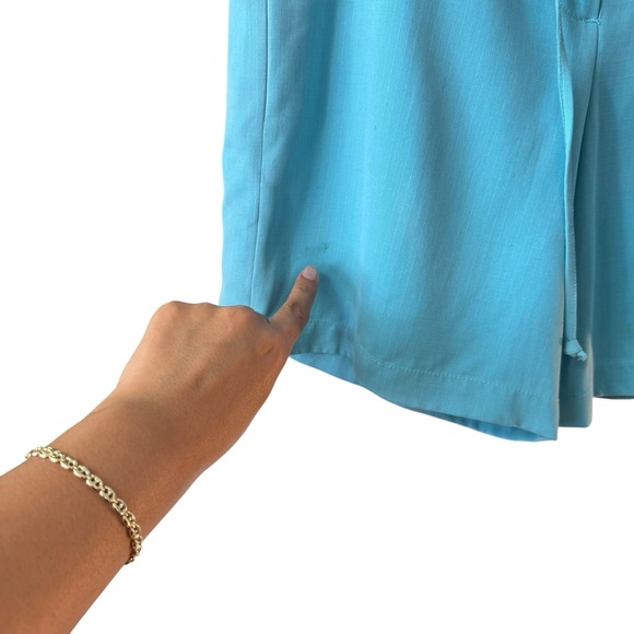 VINTAGE Tommy Bahama 100% Silk Shorts Size 6 Light Blue Resortwear Summer Casual - Picture 3 of 9